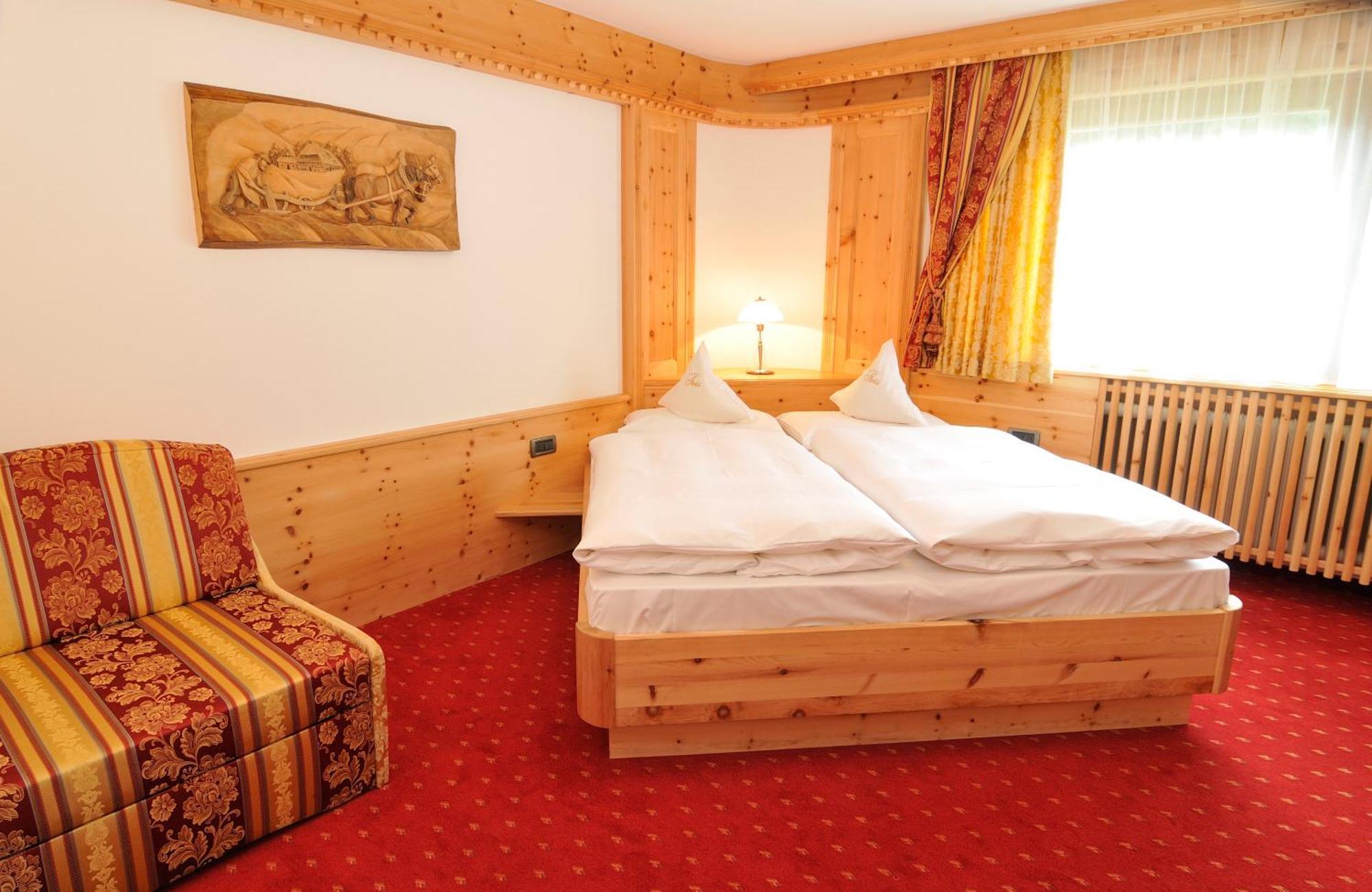 Garni Hotel Iris Selva di Val Gardena Zewnętrze zdjęcie