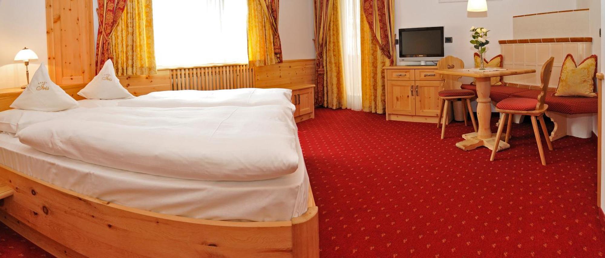 Garni Hotel Iris Selva di Val Gardena Zewnętrze zdjęcie