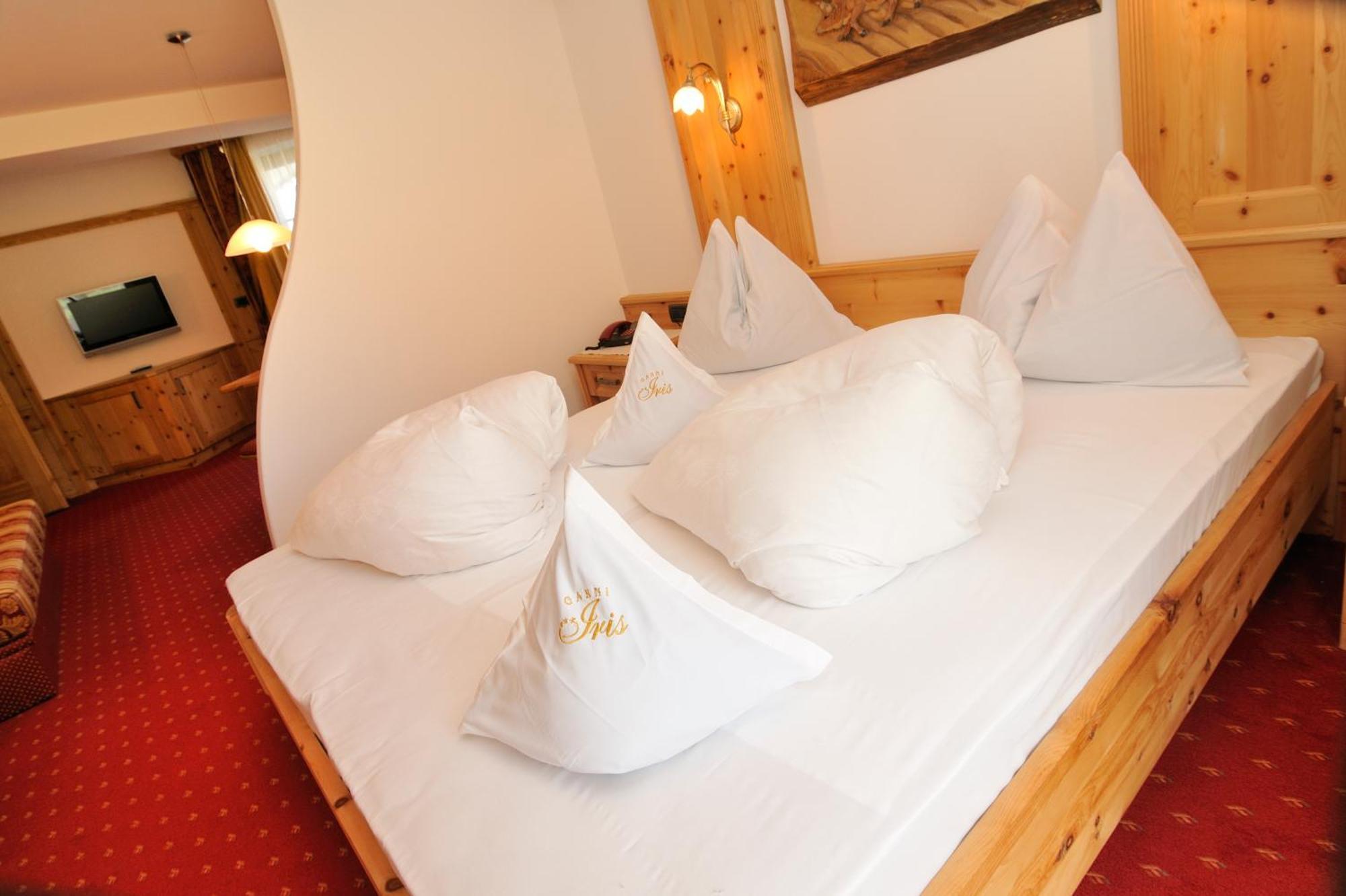 Garni Hotel Iris Selva di Val Gardena Zewnętrze zdjęcie