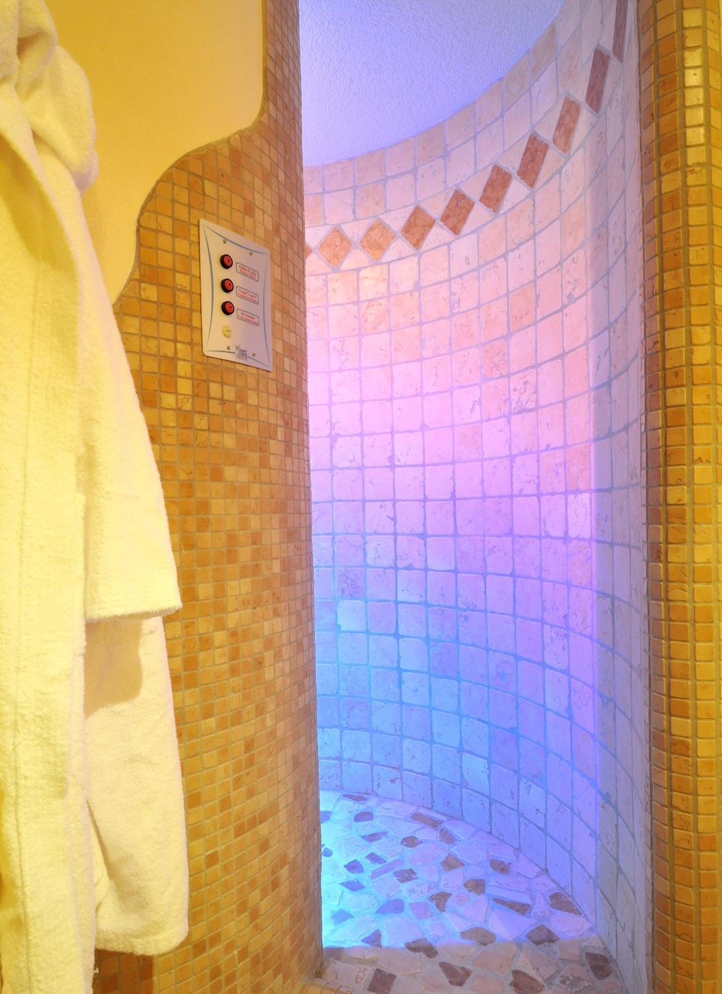 Garni Hotel Iris Selva di Val Gardena Zewnętrze zdjęcie