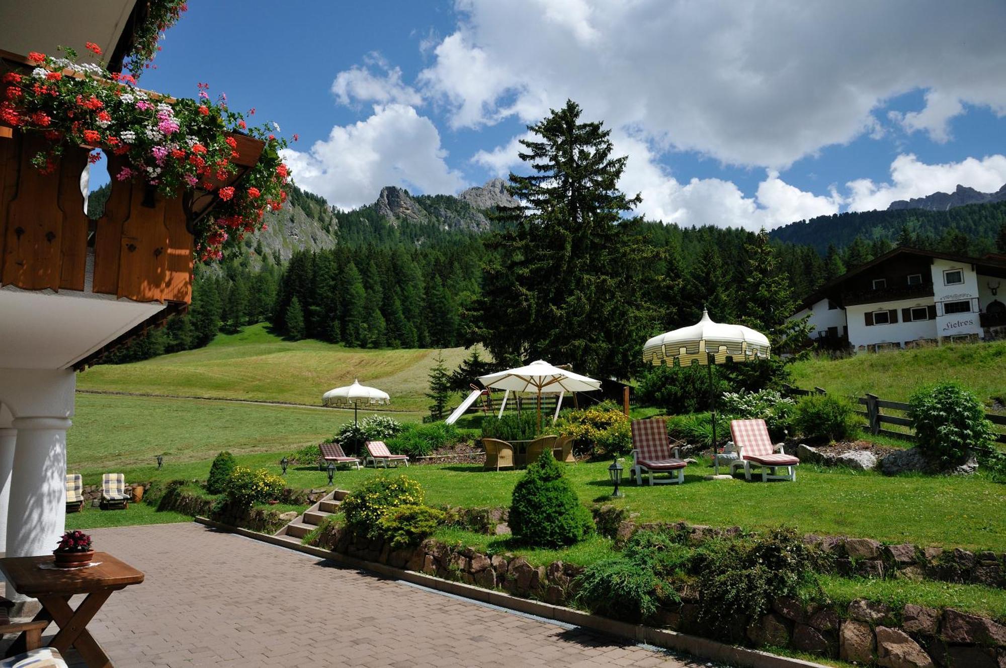 Garni Hotel Iris Selva di Val Gardena Zewnętrze zdjęcie