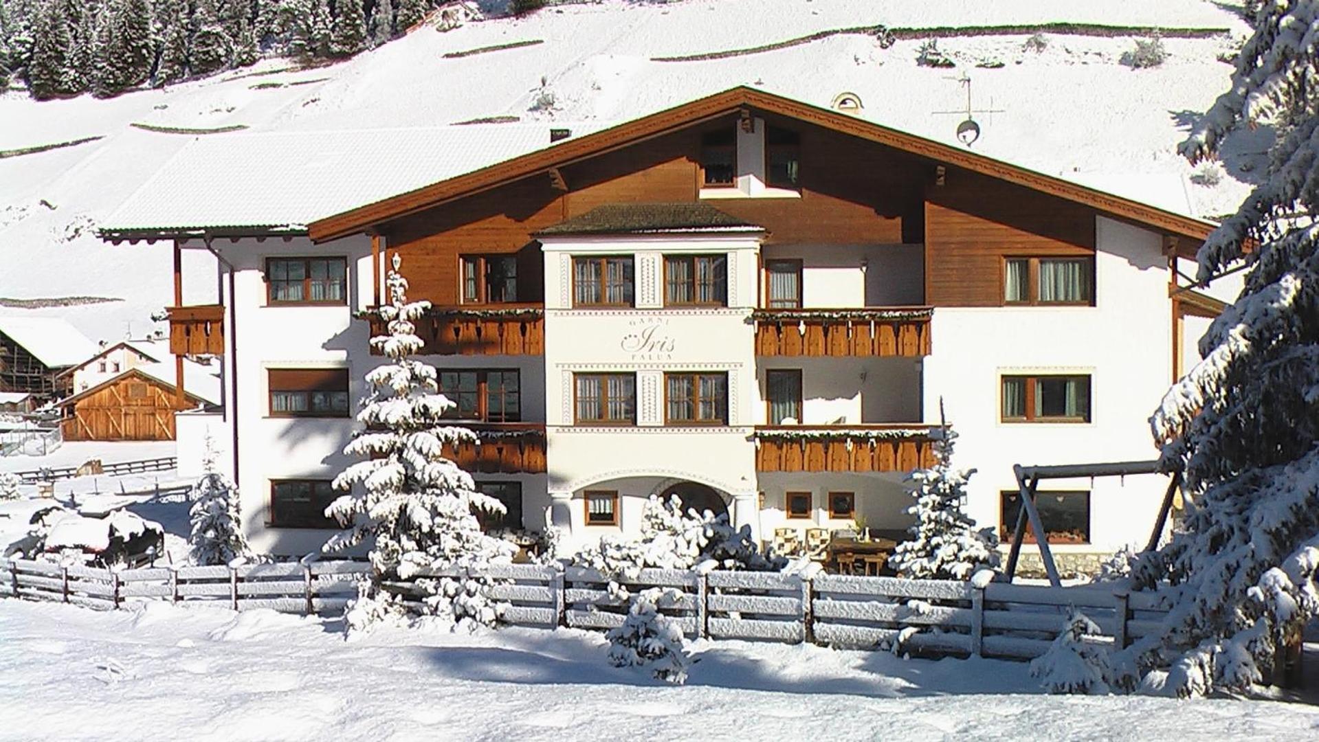 Garni Hotel Iris Selva di Val Gardena Zewnętrze zdjęcie