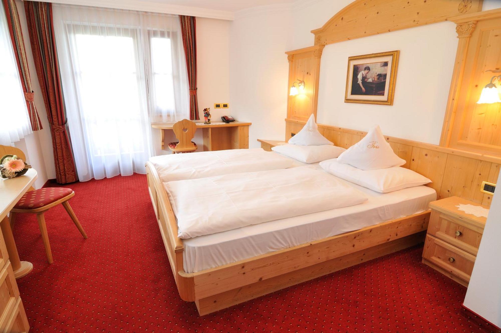 Garni Hotel Iris Selva di Val Gardena Zewnętrze zdjęcie